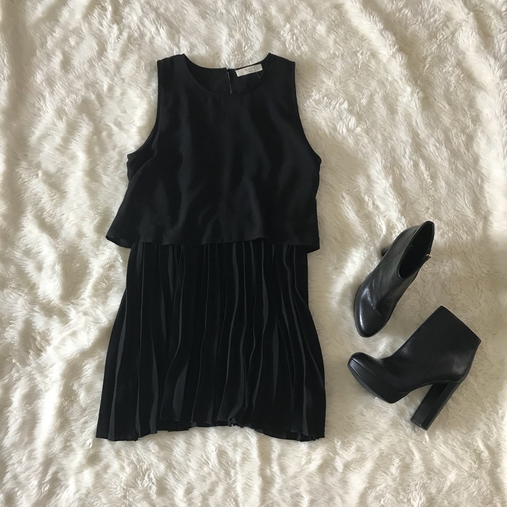 Black Pleated Dress szXL